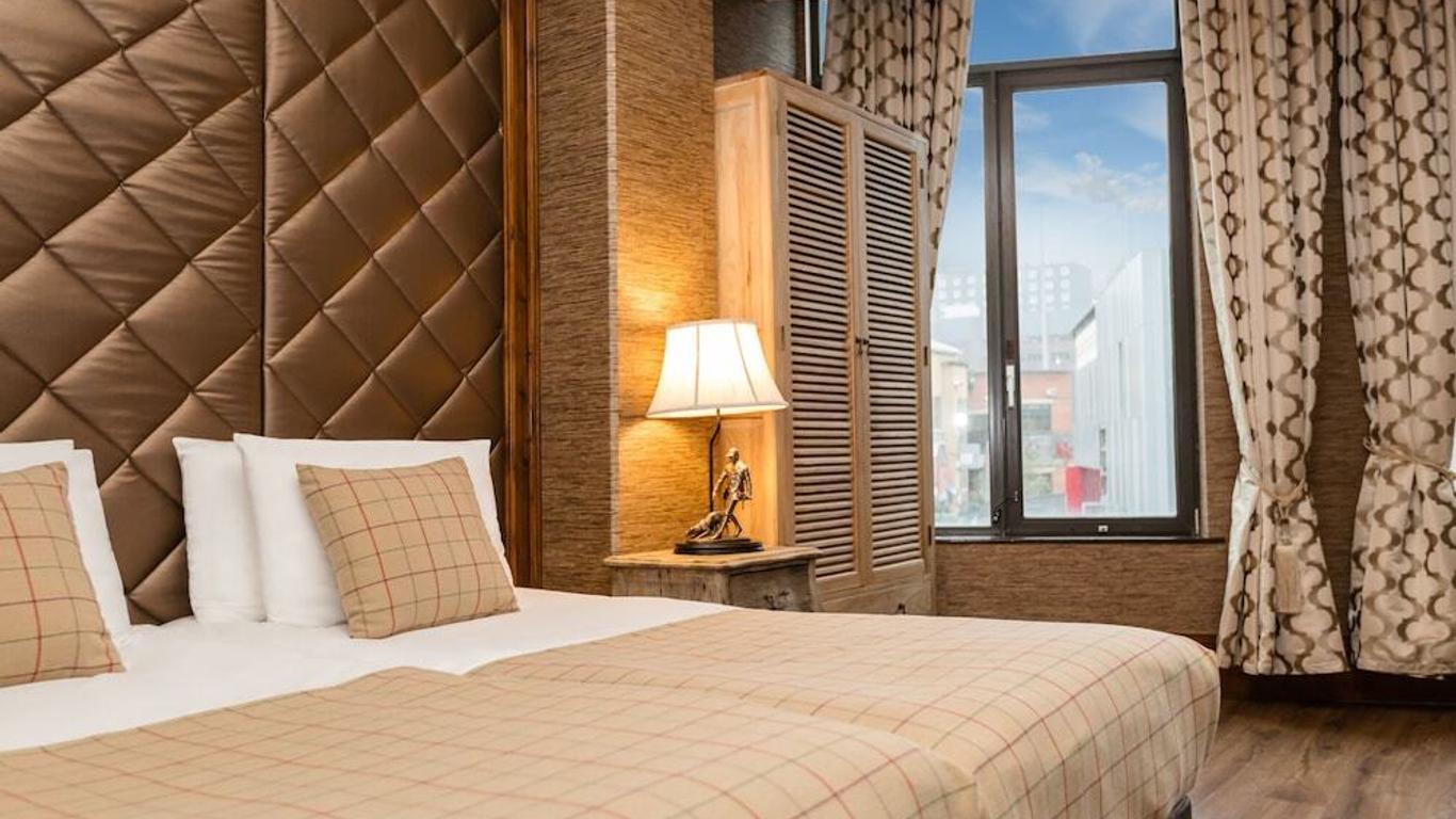 Signature Living at The Shankly Hotel