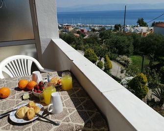 Roza Studios - Benitses - Balcón