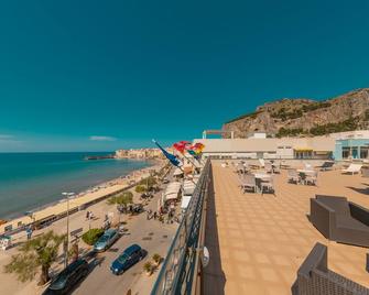 Hotel Riva Del Sole - צ'פאלו - חוף