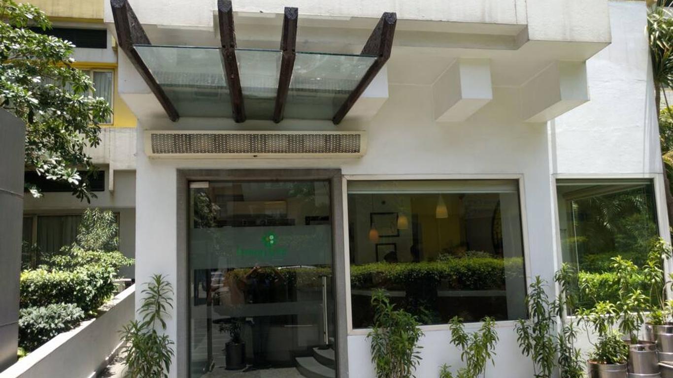 Lemon Tree Hotel, Udyog Vihar, Gurugram