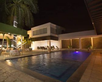 Hotel de Casablanca Lazcar - Lázaro Cárdenas del Río - Zwembad