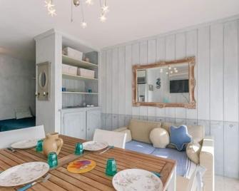 Studio Le Méridien by Interhome - Le Grau-du-Roi - Salle à manger