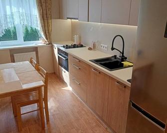 Nice and cosy 1 bedroom apartment Lielupe Jurmala - Jūrmala - Küche