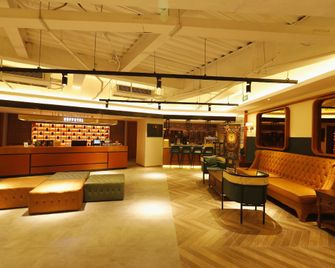 James Joyce Coffetel Tianjin Railway Station - Tianjín - Bar
