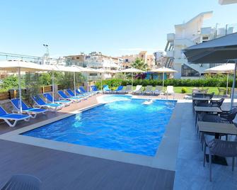 Hotel Alexander - Ksamil - Basen