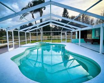 Lake House Westchase area. Heated Pool Waterfront! - Dunedin - Pool