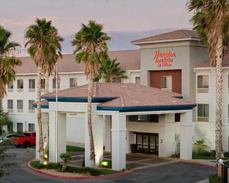 Hampton Inn & Suites Palmdale - Palmdale - Building