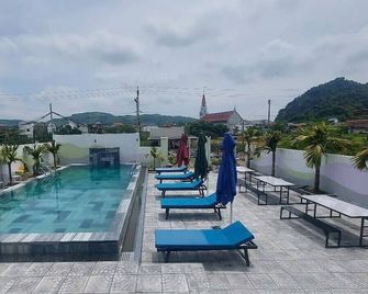 Phong Nha Jasmine Hostel & Roof Top Bar - Quang Ninh - Pool
