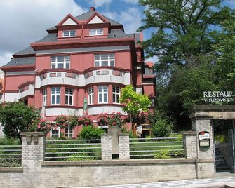 Hotel Villa - Prague - Building