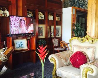 The Black Pearl Suites - Matahau - Sala de estar