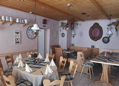 Ferienwohnung mit Dachterrasse und kostenfreier WLAN-Nutzung - Marzling - Restaurant