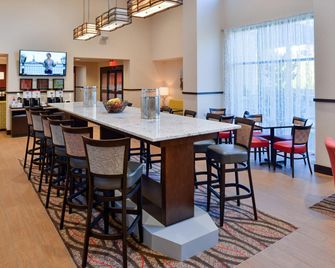 Hampton Inn & Suites California - California - Restaurace