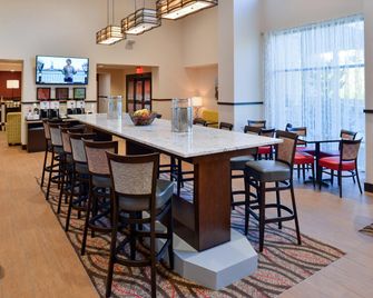 Hampton Inn & Suites California - California - Restaurant