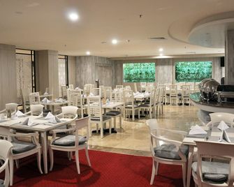 Beverly Hotel Batam - Batam - Restaurant