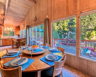 Aunt Ginnys River View - Monte Rio - Dining room