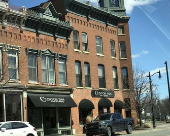 The Clinton Inn - Clinton - Building