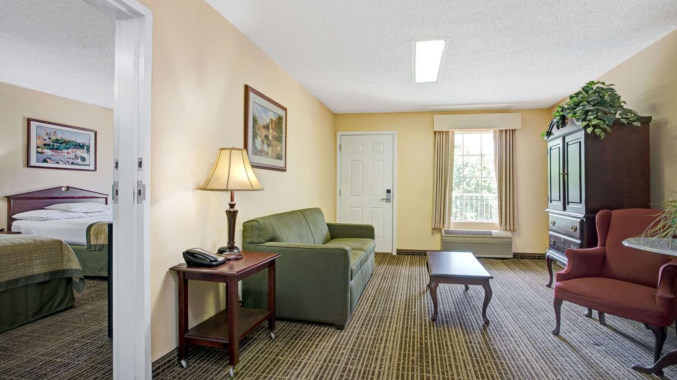 Baymont Inn And Suites Smithfield