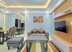 88 Gibraltar (Mines View) - Baguio - Living room