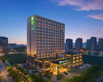 Holiday Inn Ningbo Xiangshan Damu Bay - Ningbo - Gebäude