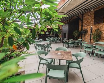 Caro Boutique Hotel - Velký Varadín - Terasa