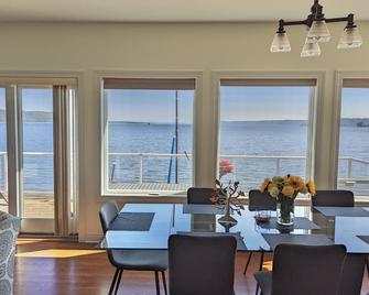 Location Location Location - Lake City - Dining room