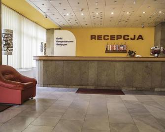 Hotel Accademia - Ostrowiec Świętokrzyski - Rezeption