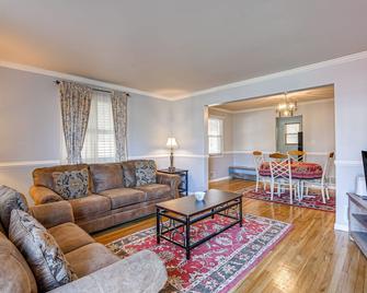 Maryland Abode with Patio Near Baltimore Harbor - Baltimore - Salon