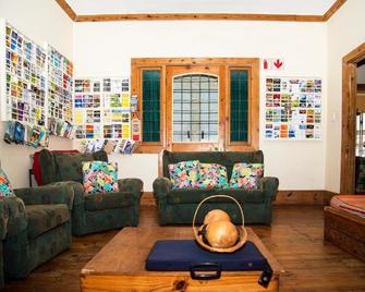 Jikeleza Lodge - Port Elizabeth - Living room