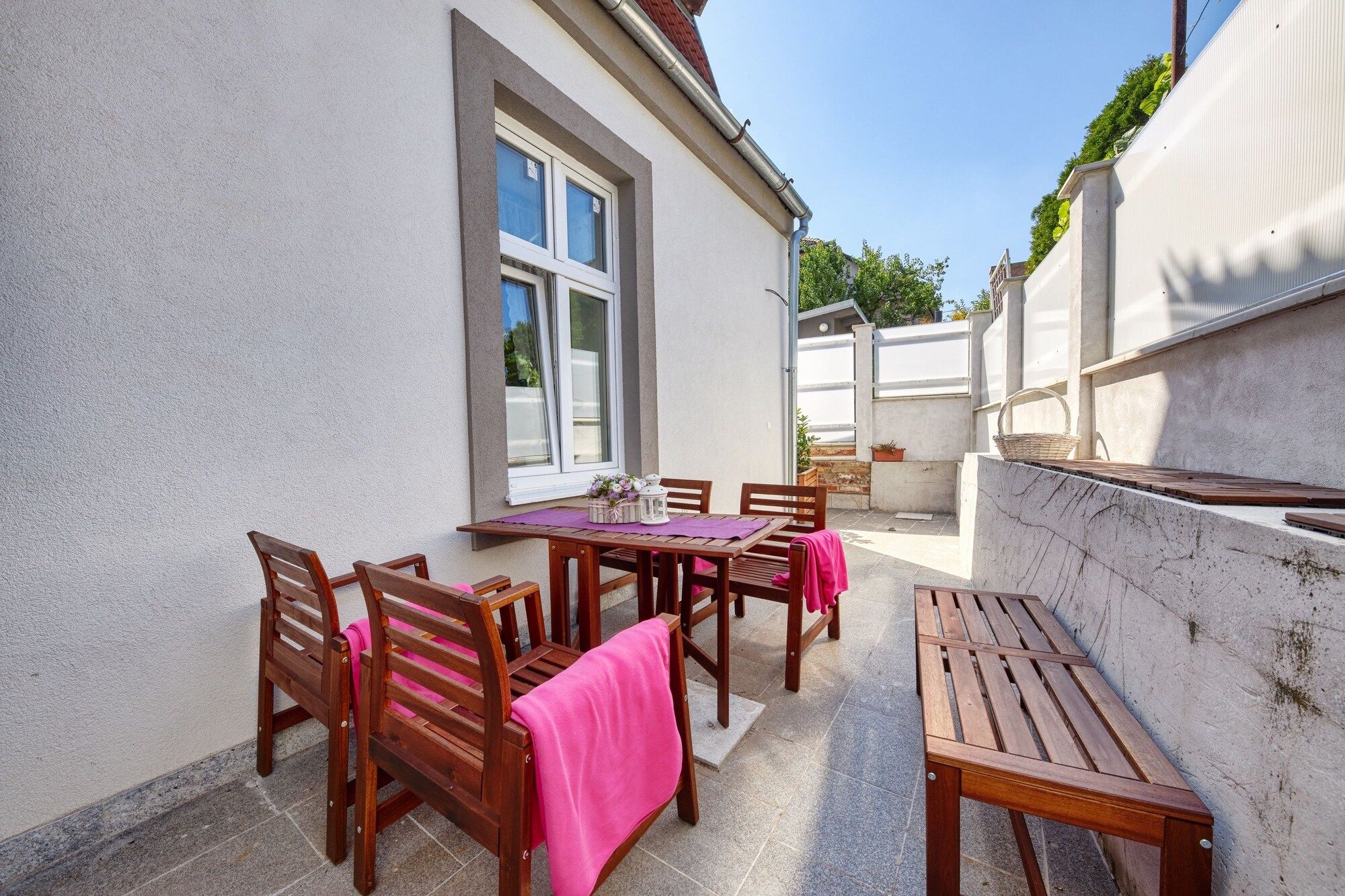 فيّا بي - براتيسلافا - شرفة مرصوفة