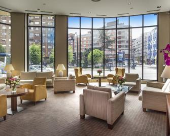 إكس أفيدو سنترو - أوفييدو - ردهة