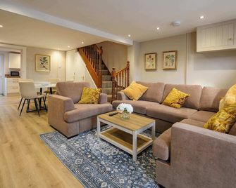 Bay Tree Cottage Rhondda Valley By Staystaycations - Porth - Sufragerie
