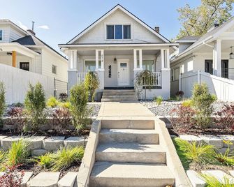 Top Floor Apt In Slc/Free Pkng/Kitchen/Wifi/Workspace/Central - Salt Lake City - Building