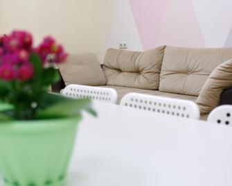 Re Hostel - Novosibirsk - Sala de estar