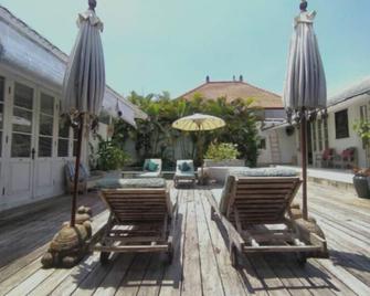 Villa Bella Seseh, 3-Br With Private Pool - North Kuta - Patio