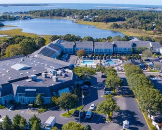 Spacious waterfront townhouse at Cove at Yarmouth - West Yarmouth - Building