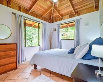 Casa Bromelia, 30 minutes from La Fortuna - Tigra - Bedroom