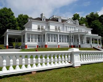 The Secret Shack - Blowing Rock, Big Deck Views, Hot Tub, Romantic, Secluded - Lenoir - Building