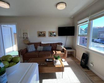 Downtown Arcata Farmers Market Apartment - Arcata - Huiskamer