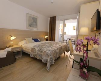Hotel Eldorado, Depandance & Apartments - Grado - Bedroom