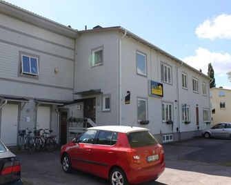 Hotell Zlafen Bed and Breakfast - Karlskoga - Bygning