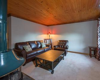 Great Pines - Old Forge - Living room