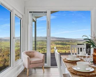 Skyline Views Yarra Valley s Elevated Escape - Yarra Glen - Balcony