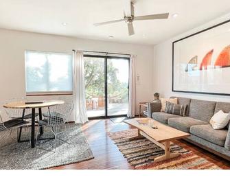 The Meiners Daughter - Beautiful Modernist 1 Bed - Ojai - Wohnzimmer