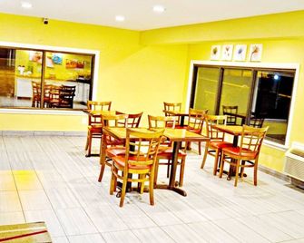 Flagship Inn And Suites - Groton - Restaurante