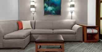 Extended Stay America Premier Suites - Cleveland - Independence - Independence - Living room