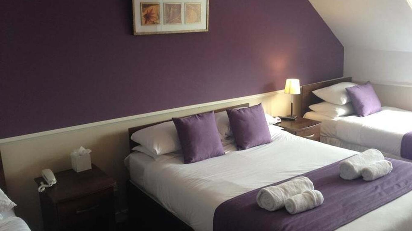 Aberdour Hotel, Stables Rooms & Beer Garden