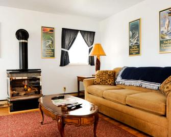 Roomy three bedroom two bath private home with lake view/access. ORV friendly! - West Branch - Living room