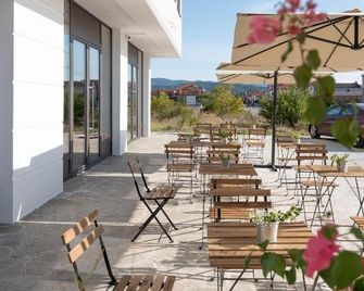 Hotel Aloha - Niš - Patio