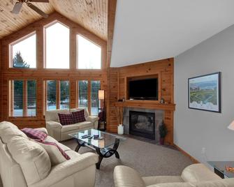 Lodges of The Lakes - Nekoosa - Living room