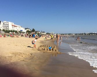 Gite in Quiet Hilltop Hamlet - only available to rent with the main house - Saint-Fort-sur-Gironde - Plage